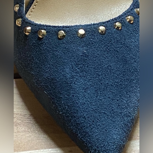 Beautiful NWOT Micheal Kors Navy Blue Suede Heels - Size 7 - Picture 8 of 14